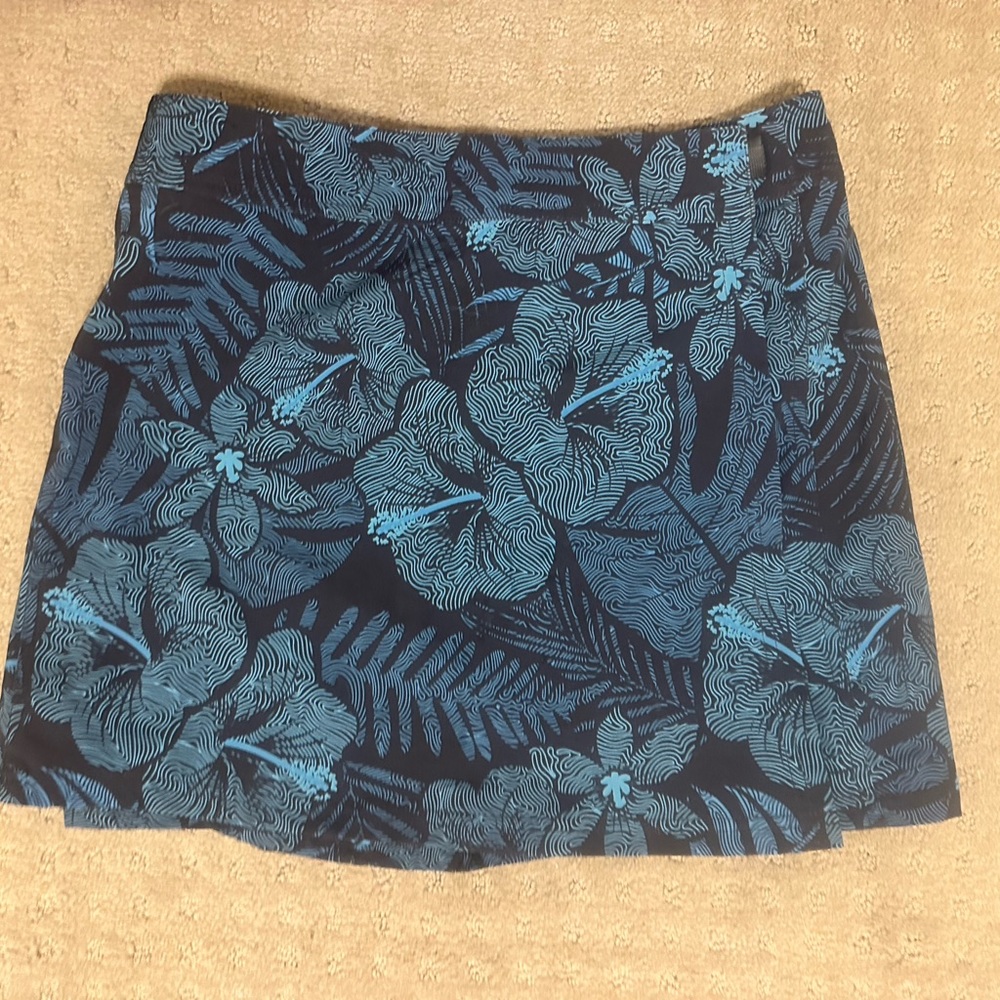 Rip Skirt size small